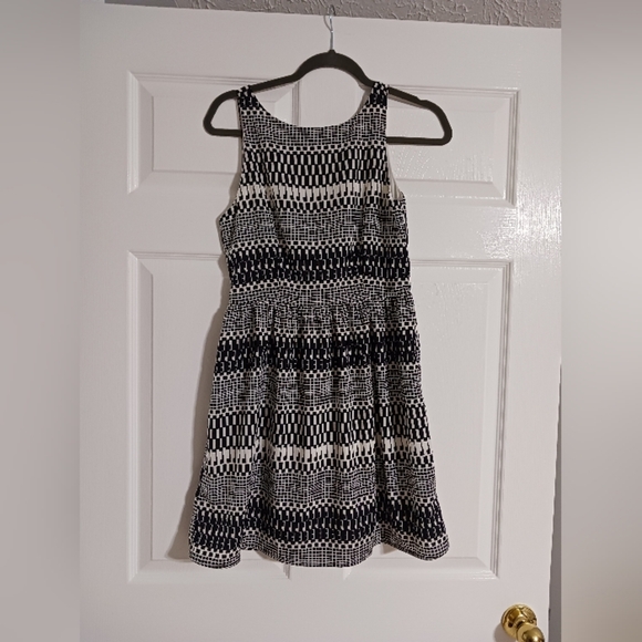 EUC High neck Sleeveless Skater Dress - Picture 1 of 7